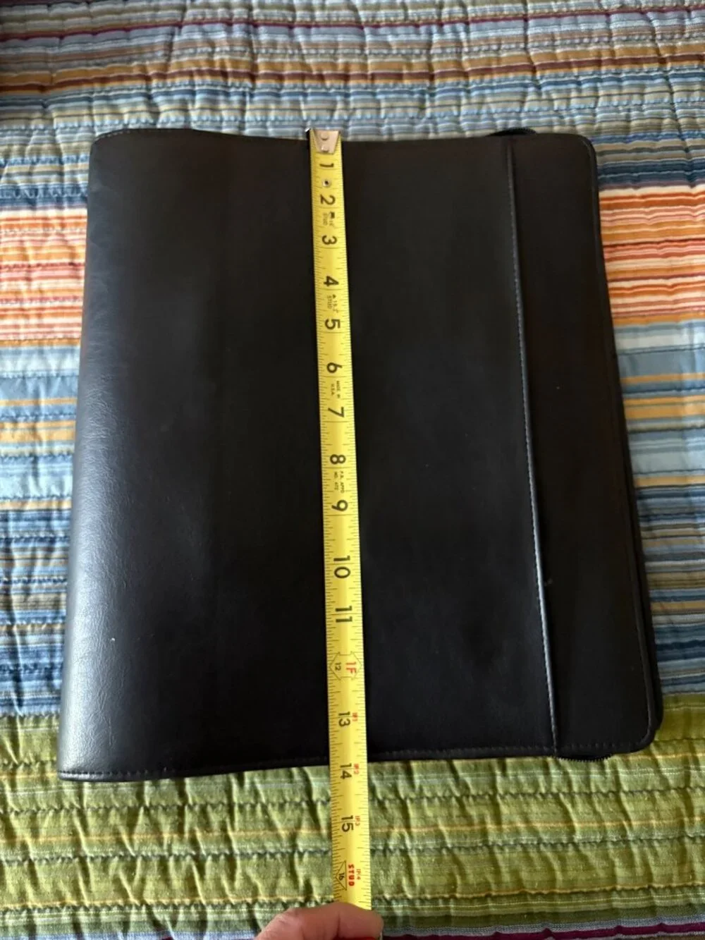 Day Runner Black Portfolio Binder Handles/Zipper Multi-Pocket Organizer 3-Ring